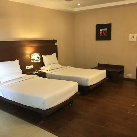 Hotel Md'S Continental Jorhāt المظهر الخارجي الصورة