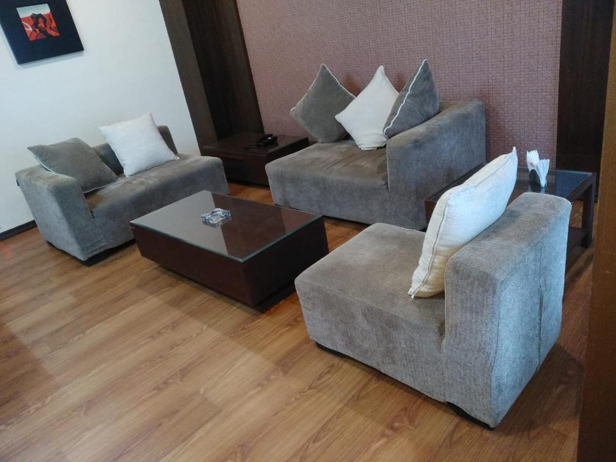 Hotel Md'S Continental Jorhāt المظهر الخارجي الصورة