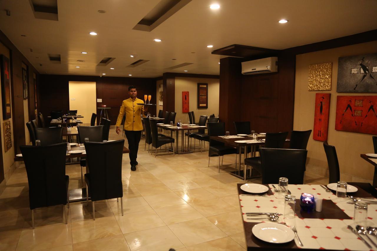 Hotel Md'S Continental Jorhāt المظهر الخارجي الصورة