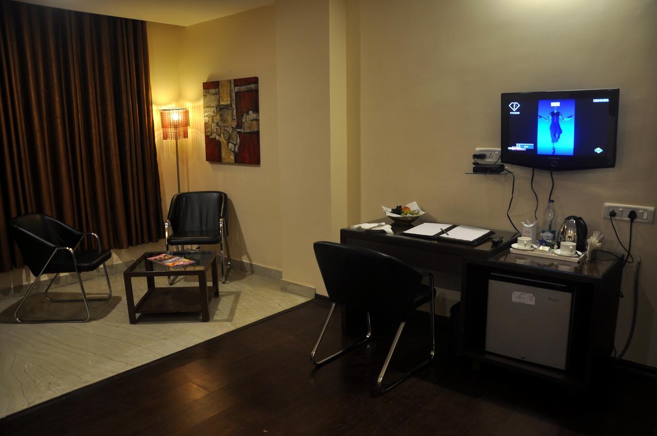 Hotel Md'S Continental Jorhāt المظهر الخارجي الصورة