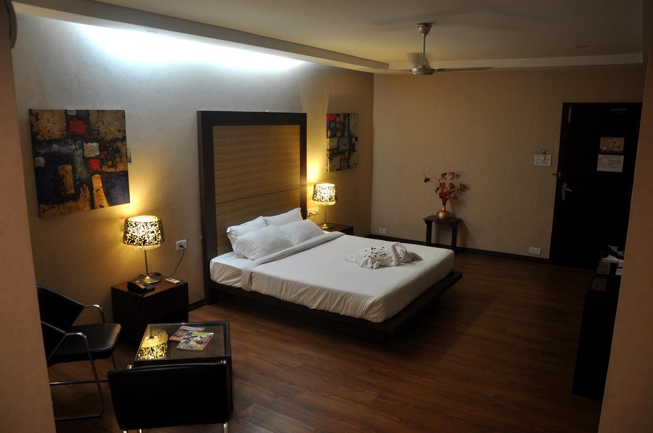Hotel Md'S Continental Jorhāt المظهر الخارجي الصورة