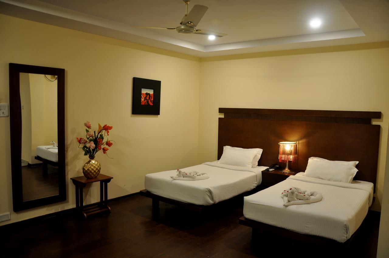 Hotel Md'S Continental Jorhāt المظهر الخارجي الصورة